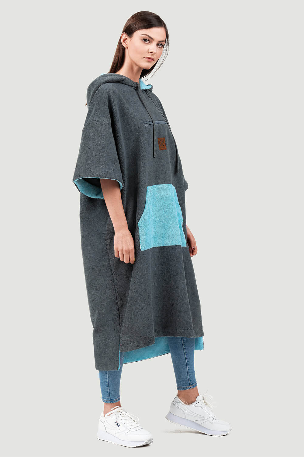 chroma-poncho-girl-side